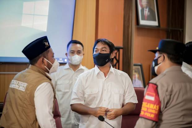 Gelar Vaksinasi Massal di Gresik, HIPMI Siapkan 10.000 Vaksin Dosis Pertama Gelar Vaksinasi Massal di Gresik, HIPMI Siapkan 10.000 Vaksin Dosis Pertama